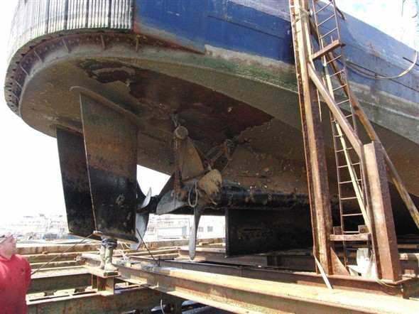 Photo:Starboard propeller damage