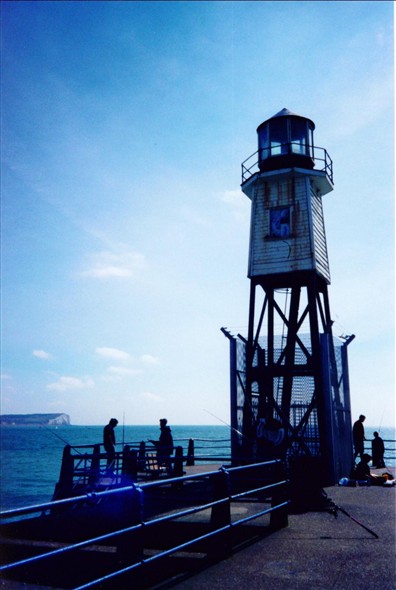 Photo:East pier lighthouse 1996 - now replaced with a modern beacon