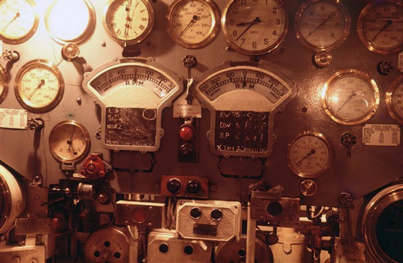Photo:Engine room controls