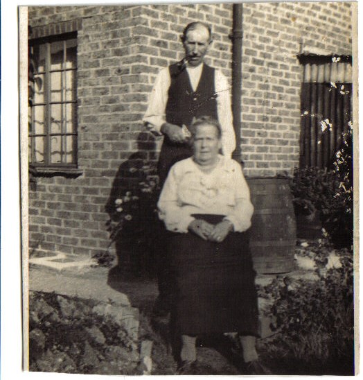 Photo:Arthur and Phoebe Attrell