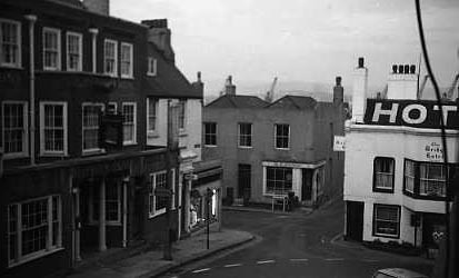 Photo:Looking down the High Street to where the one way system is now.