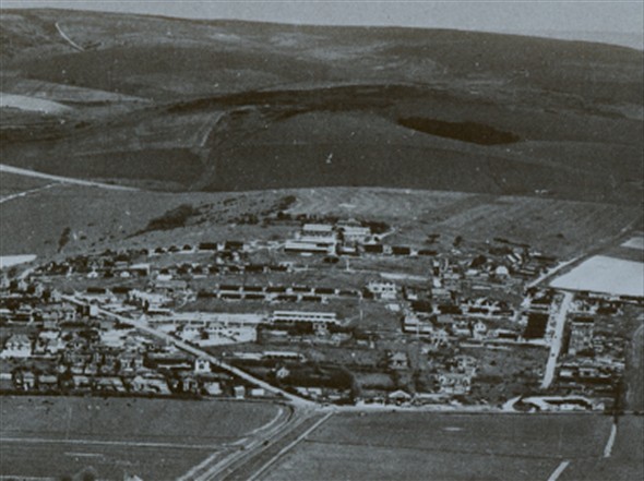 Photo:Army camp huts on Mount Pleasant in the 1940's