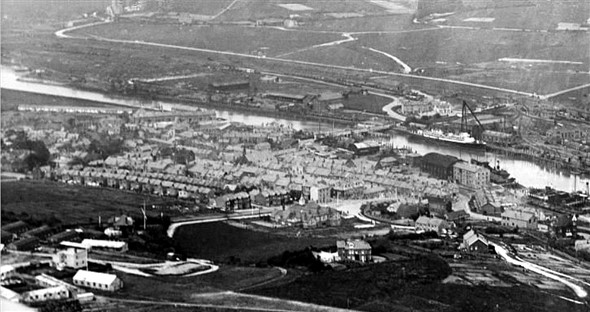 Photo:Newhaven 1920 from the air