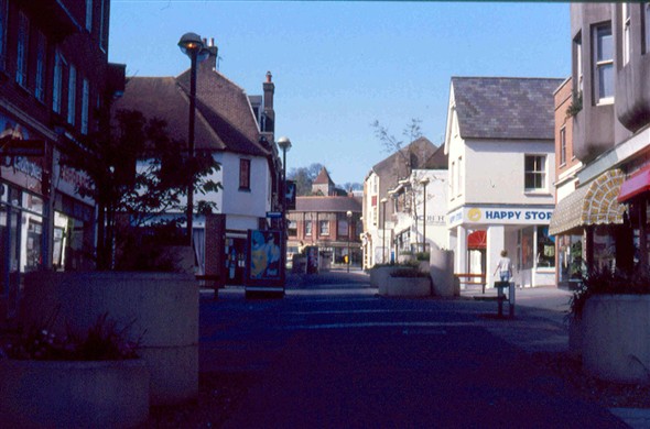 Photo:Lower High Street - with Happy Stores before the Library moved to the building