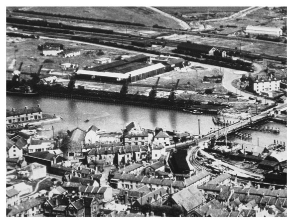 Photo:North Quay late 1940's