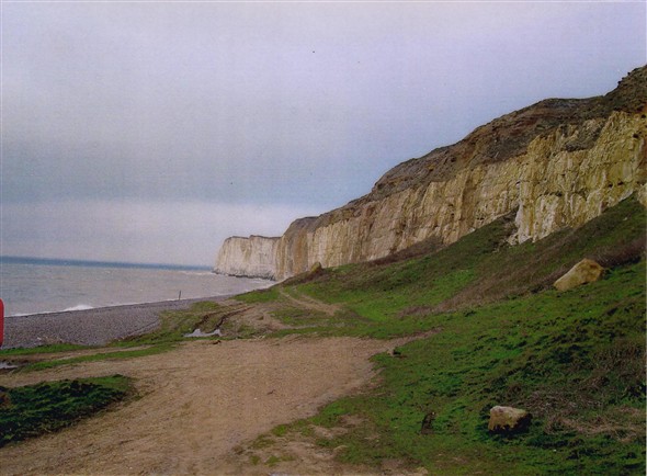 Photo:Cliffs near Newhaven