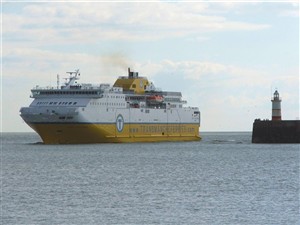 Photo: Illustrative image for the 'FERRY COMING INTO THE PORT' page