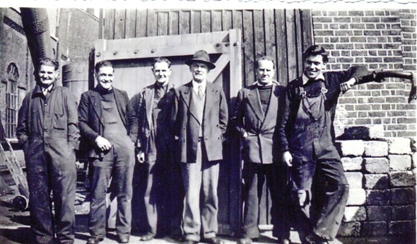 Photo:Left to right: ? Alf Watkins, Bill Lower, Jack Anderson, Bert Lander, Nat Browning, Cyril Lester