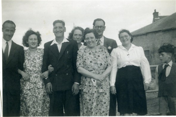 Photo:Photo 2: of the 8 people, I can identify: Marcia Stapley [2], Albert Warnes [3], Mary Warnes [5] & Edwin Warnes [8] but don't know the others. Taken mid 1940s