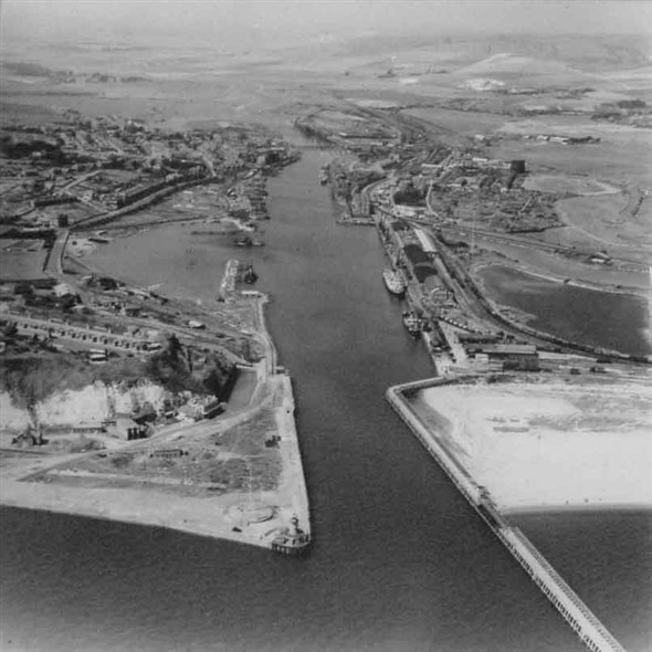 Photo: Illustrative image for the 'NEWHAVEN HARBOUR AERIAL VIEW 1949' page