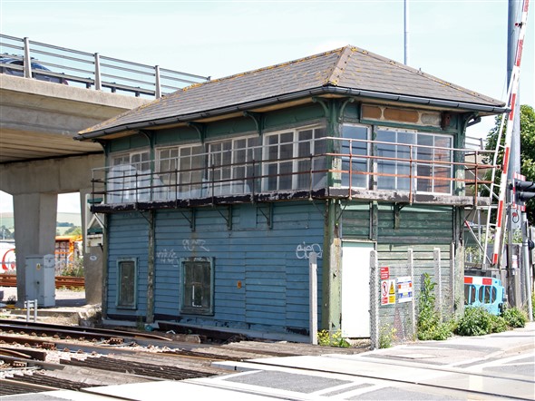 Photo:Newhaven Town Signalbox a few hours before its demolition