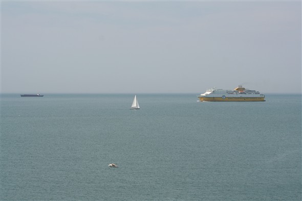 Photo:Making her approach, the smaller ship is the Aladin 1