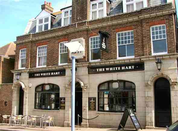 Photo:The White Hart in Newhaven High Street 2008